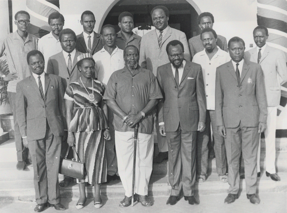 Hon. Grace Onyango with fellow MPs after a meeting with the 1st president of Kenya Mzee Jomo Kenyatta at Mombasa statehouse.